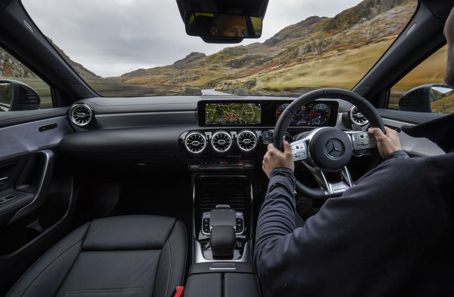 Торпедо Mercedes-AMG A35 4Matic Sedan (V177) 2019 года  (UK) (фото 54 из 74)